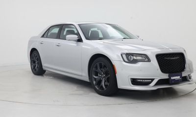 2022 Chrysler 300 Touring L