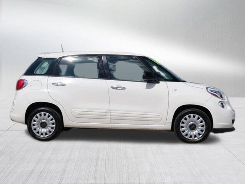 2016 Fiat 500L — a typically priced live listing