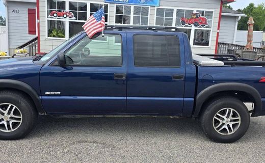 2004 Chevrolet S-10 Pickup Base