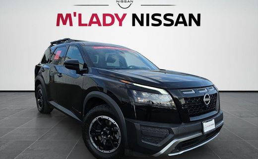 2023 Nissan Pathfinder SV