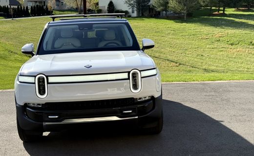 2024 Rivian R1S Adventure