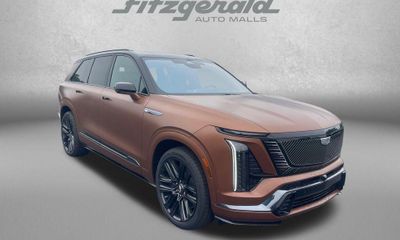 2027 Cadillac Vistiq Platinum