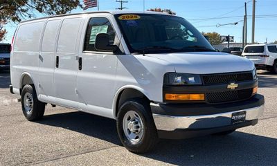 2025 Chevrolet Express 2500
