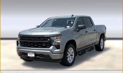 2023 Chevrolet Silverado Custom