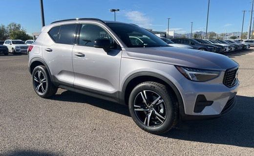 2026 Volvo XC40 Core