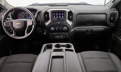2024 Chevrolet Silverado HD Custom