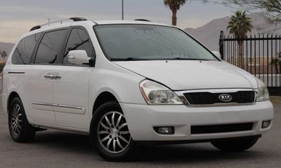 2012 Kia Sedona GLS
