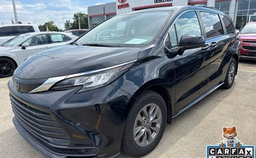 2023 Toyota Sienna LE