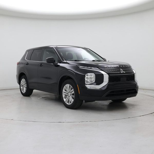 2023 Mitsubishi Outlander — a typically priced live listing