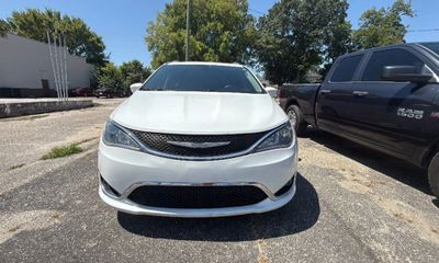 2017 Chrysler Pacifica Touring L