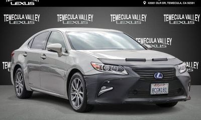 2018 Lexus ES 300H