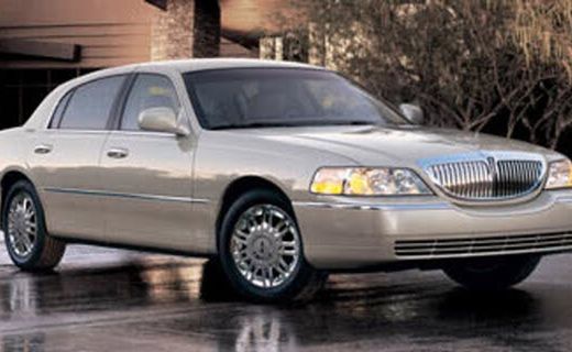 2006 Lincoln Town CAR Signature Limited