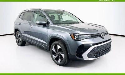2025 Volkswagen Taos 4Motion SE