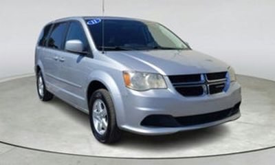 2011 Chrysler Town AND Country Touring L