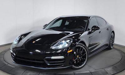 2020 Porsche Panamera GTS