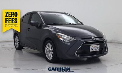 2017 Toyota Yaris IA Base