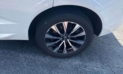 2023 Volvo XC60 Core Bright Theme