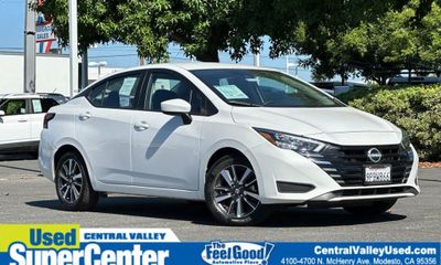 2025 Nissan Versa SV