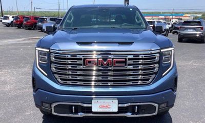 2025 GMC Sierra Denali