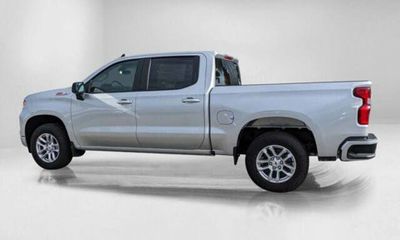 2022 Chevrolet Silverado RST
