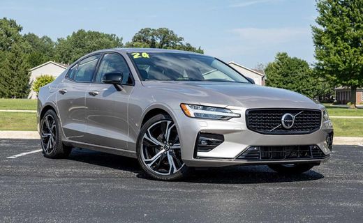 2024 Volvo S60 Plus Dark