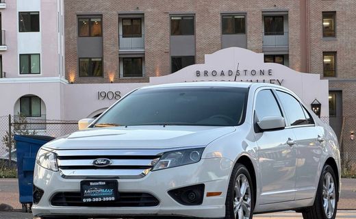 2012 Ford Fusion SE