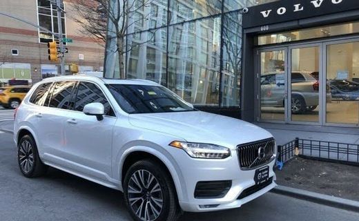 2020 Volvo XC90 Momentum