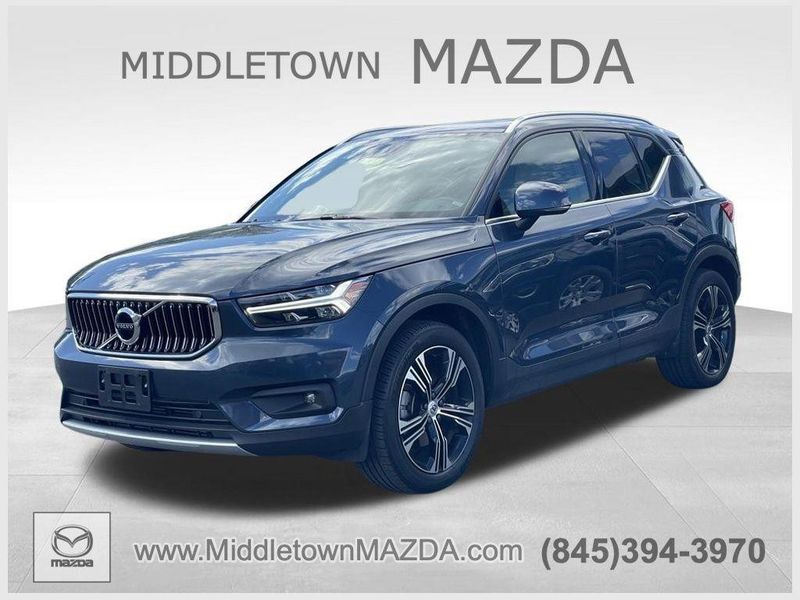 2020 Volvo XC40 — a typically priced live listing