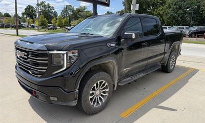 2023 GMC Sierra AT4