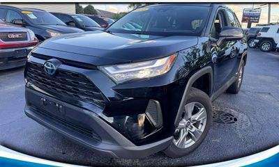 2022 Toyota RAV4 XLE
