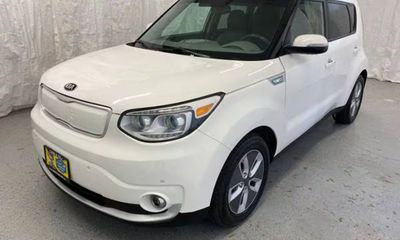 2017 Kia Soul EV With Pano