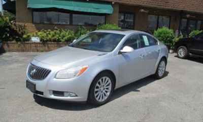 2012 Buick Regal Premium 1