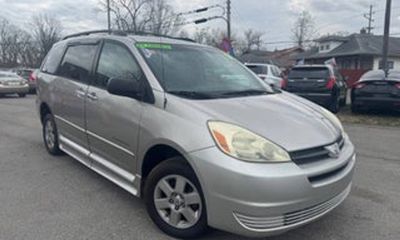 2005 Toyota Sienna XLE
