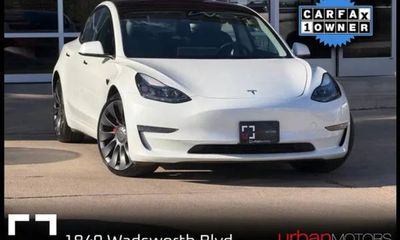 2023 Tesla Model 3 Performance