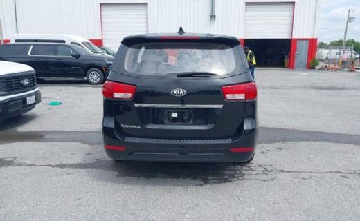2018 Kia Sedona L