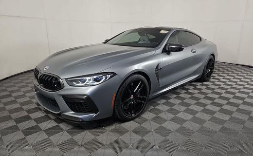 2023 BMW M8