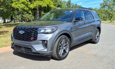 2025 Ford Explorer ST