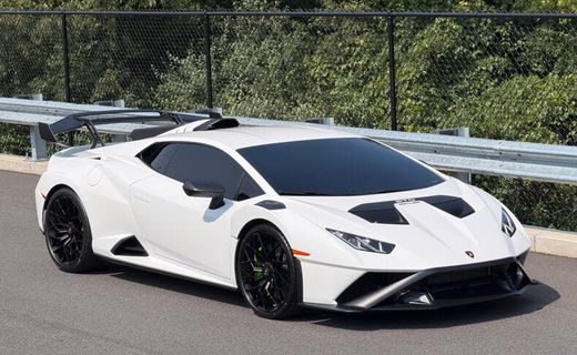 2024 Lamborghini Huracan STO