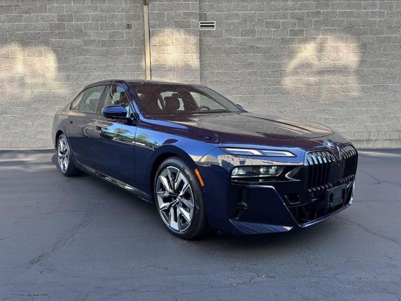 Representative 2023 BMW 760i photo
