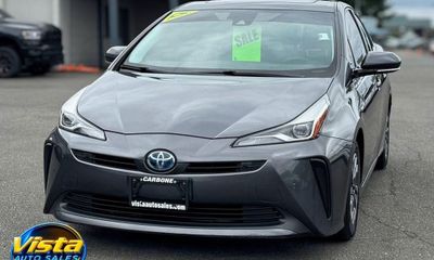 2019 Toyota Prius L LE XLE