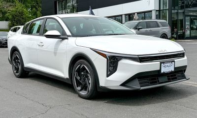 2025 Kia K4 EX