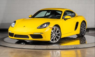 2023 Porsche 718 Cayman T