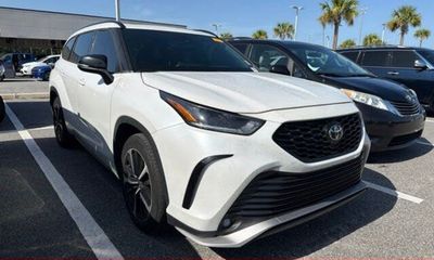 2022 Toyota Highlander XSE