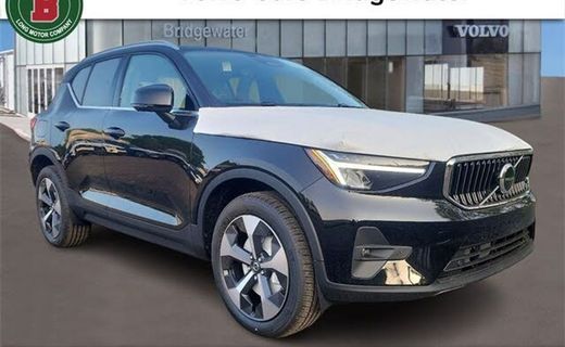 2023 Volvo XC40 Plus Bright