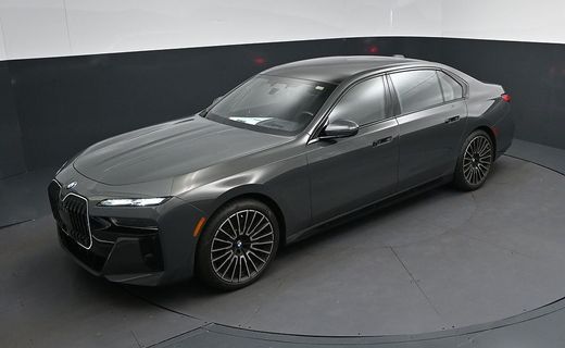 2026 BMW 740i