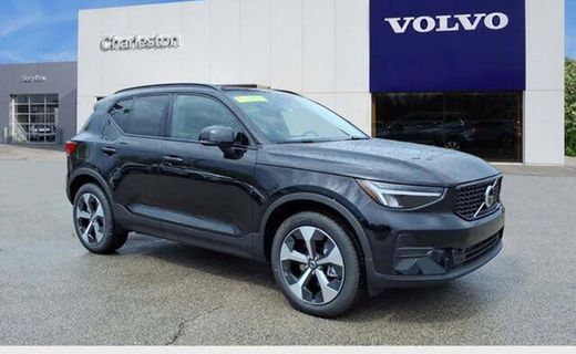 2026 Volvo XC40 Core