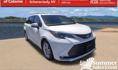 2022 Toyota Sienna Platinum