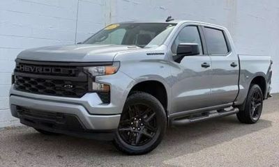 2025 Chevrolet Silverado Custom
