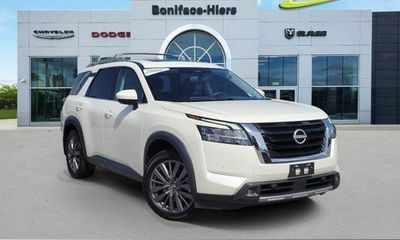 2022 Nissan Pathfinder SL