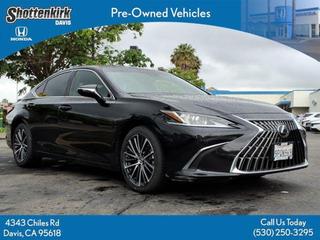 2025 Lexus ES 300H Premium